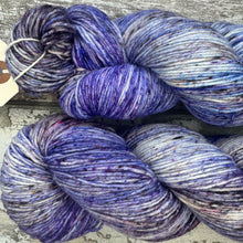 Load image into Gallery viewer, Siberian Iris, merino nylon sock yarn