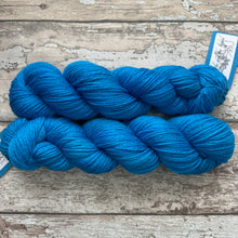 Load image into Gallery viewer, Perfect Sea Aran, soft superwash merino yarn