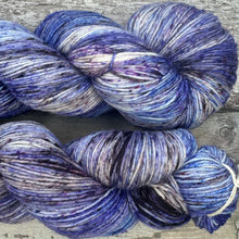 Load image into Gallery viewer, Siberian Iris, merino nylon sock yarn