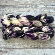 Load image into Gallery viewer, Violet Backed Starling Aran, soft superwash merino yarn