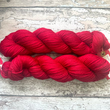 Load image into Gallery viewer, Rosehip Aran, soft superwash merino yarn