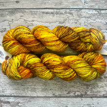 Load image into Gallery viewer, Sunflowers Aran, soft 100% merino yarn