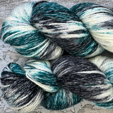 Load image into Gallery viewer, Magpie, merino pima cotton 4ply yarn