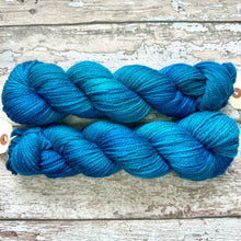 Load image into Gallery viewer, Geode Aran, soft superwash merino yarn