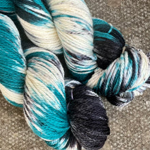 Load image into Gallery viewer, Magpie Aran, soft superwash merino yarn