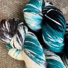 Load image into Gallery viewer, Magpie Aran, soft superwash merino yarn