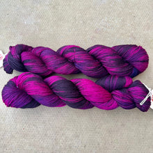 Load image into Gallery viewer, Black Tulip, merino nylon sock yarn