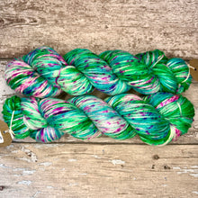Load image into Gallery viewer, ¡Qué guava! Aran, soft superwash merino yarn