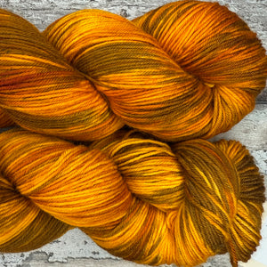 Ginger Cat DK, merino nylon yarn