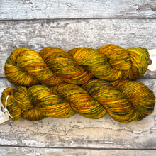 Load image into Gallery viewer, Cute Leaf Season Aran, soft superwash merino yarn