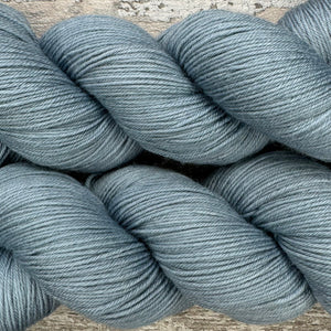 Haar, grey merino nylon sock yarn