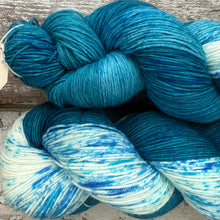 Load image into Gallery viewer, Turquoise Rainbowfish, merino nylon sock yarn