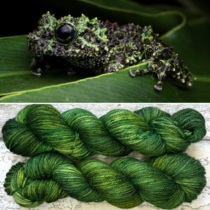 Mossy Frog Aran, soft superwash merino yarn