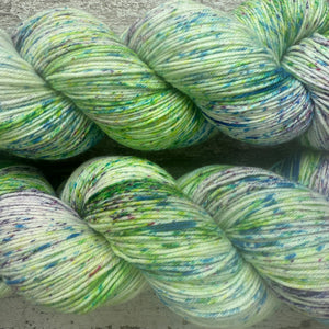 If it fits, I sits!, merino nylon sock yarn