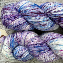 Load image into Gallery viewer, Speckled Iris, merino nylon sock yarn