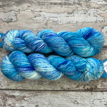 Load image into Gallery viewer, Ice Blue Sea, merino nylon sock yarn