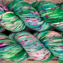Load image into Gallery viewer, ¡Qué guava! Aran, soft superwash merino yarn