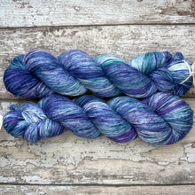 Load image into Gallery viewer, Bluebells, easy care non-superwash merino 4ply yarn