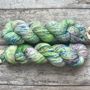 If it fits, I sits!, merino nylon sock yarn