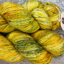 Load image into Gallery viewer, Spring Posy, merino pima cotton 4ply yarn