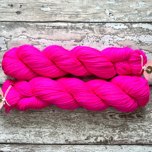 Shocking Pink DK, merino nylon yarn