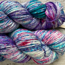 Load image into Gallery viewer, Paper Streamers Aran, merino yarn