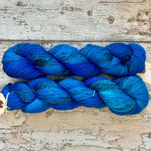 Load image into Gallery viewer, Dendrobates azureus DK, merino nylon yarn