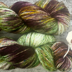 Horse Chestnut, merino nylon sock yarn