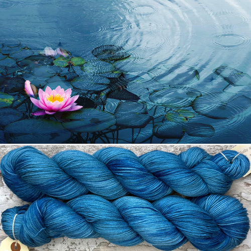 Ripples in the Pool, merino nylon sock yarn