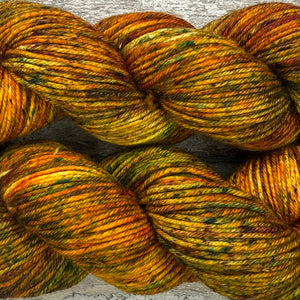 Cute Leaf Season DK, merino nylon yarn