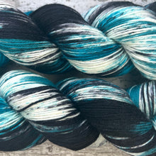 Load image into Gallery viewer, Magpie DK, merino nylon yarn