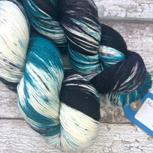 Load image into Gallery viewer, Magpie DK, merino nylon yarn