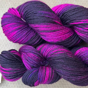 Black Tulip DK, merino nylon sock yarn